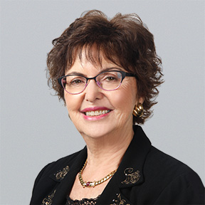 Deborah Schuster headshot